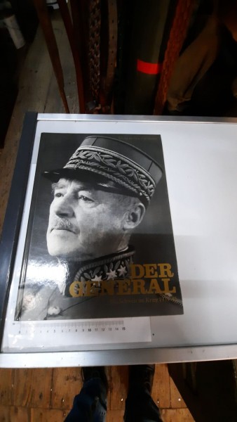 Buch Der General Die Schweiz im Krieg 1939-45