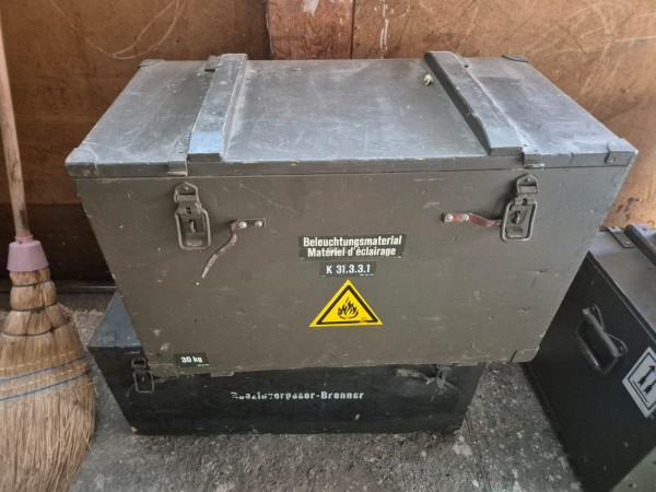 Benzinvergaserlampe Petromax Schweizer Armee