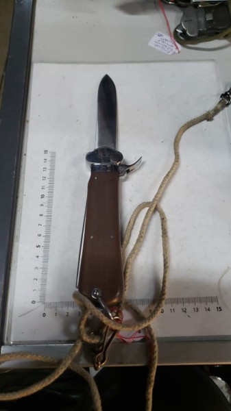 Original Fallschirmspringermesser mit Fangschnur Top Zustand