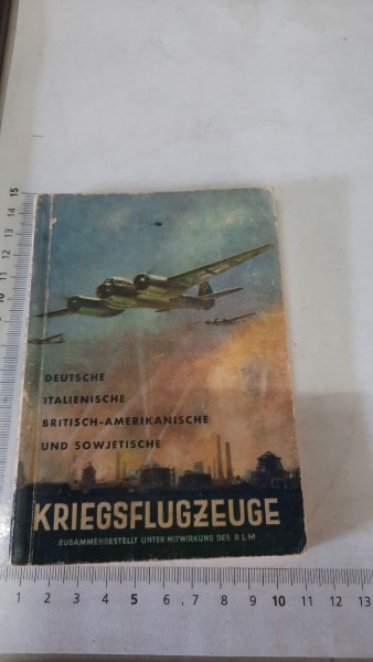 Kriegsflugzeuge Deutsche Italienische Britisch-Amerikanische und Sowjetische