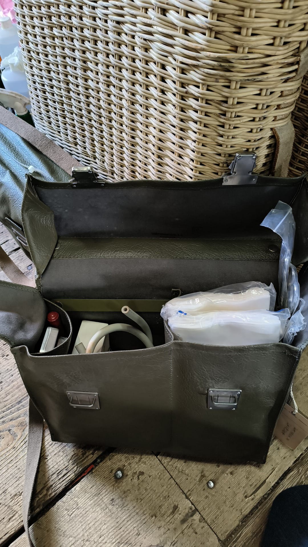 zusatzmaterial-zu-sanit-tstasche-komplett-ch-armee-zubeh-r