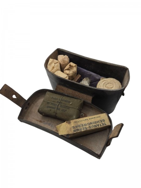 Wehrmacht - Sanitätstasche mit Inhalt Original