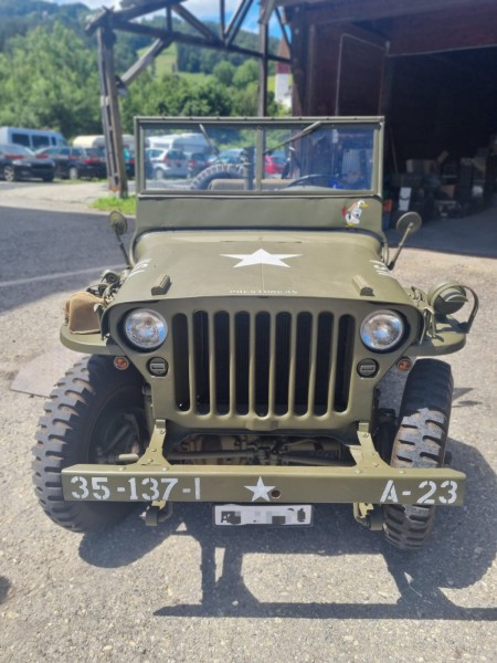 Willys Armee Jeep Veteranenfahzeug 1942 GPW restauriert