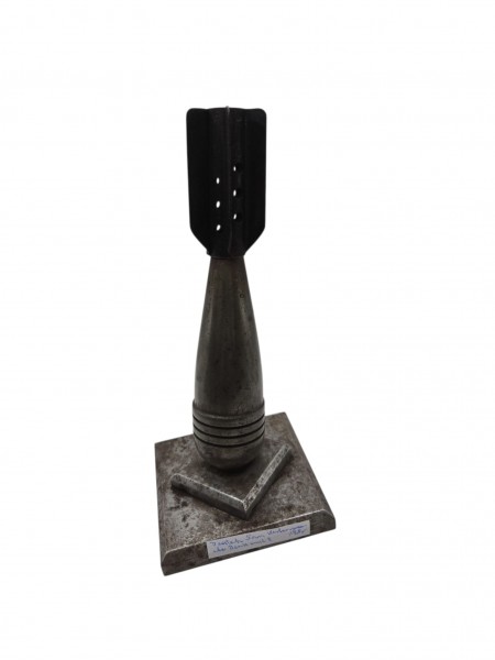 Deutsch 5cm Werfergranate Denkmal