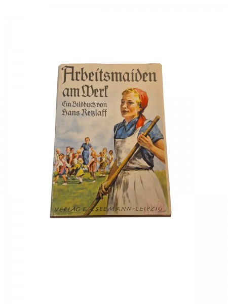 Arbeitsmaiden am Werk