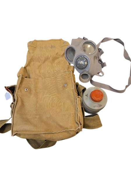 Wehrmacht Beute Gasmasken Alles gestempelt