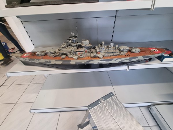 Bismarck Schlachtschiff Modell 126cm Lang