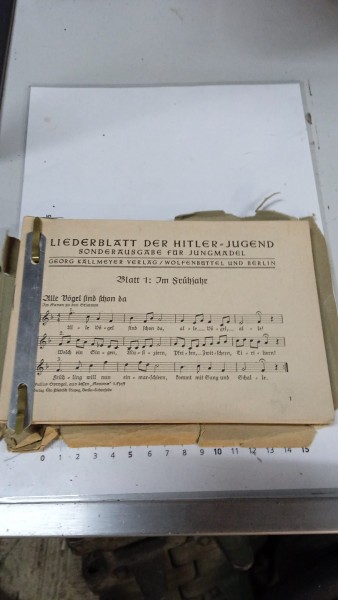 12 Liederbücher der Hitlerjugend und Jungmädel