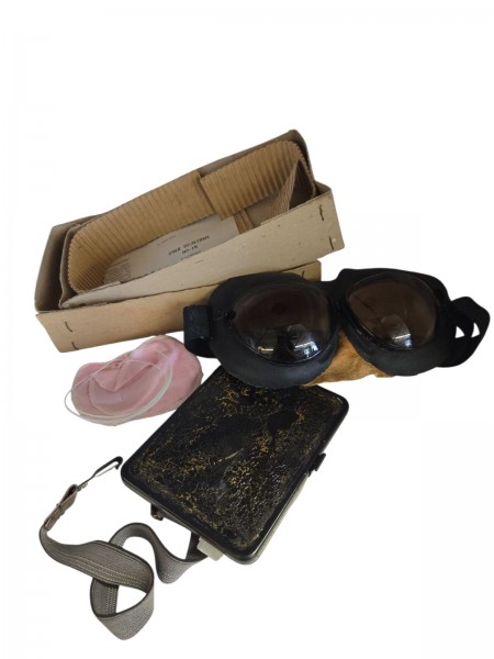 Arsenalbestand Russische Pilotenbrille mit Kniebrett