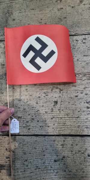 Original 3 Reich Papierfähnchen